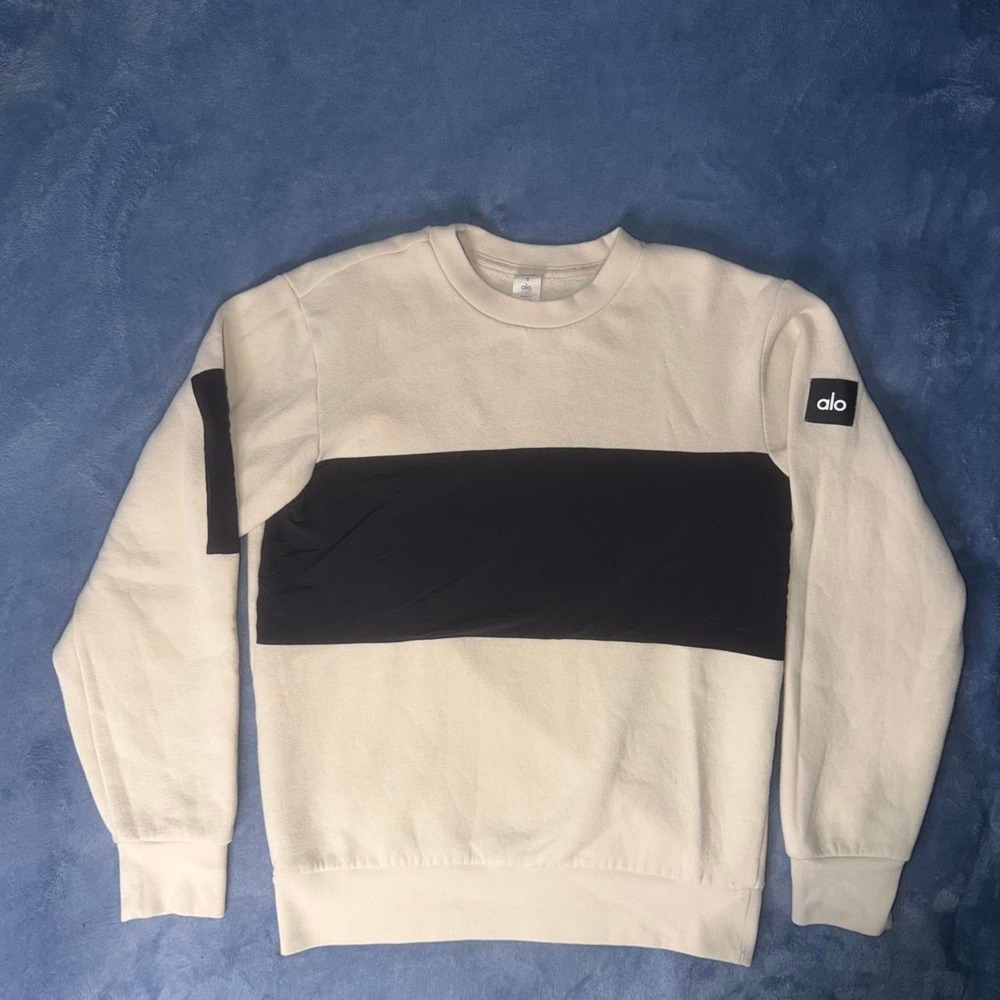 Alo Yoga cream & black color block sweatshirt